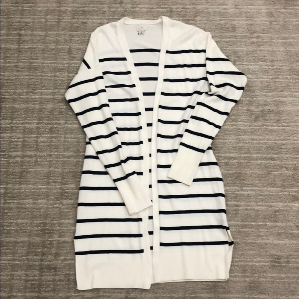 Like new condition cardigan size XS
